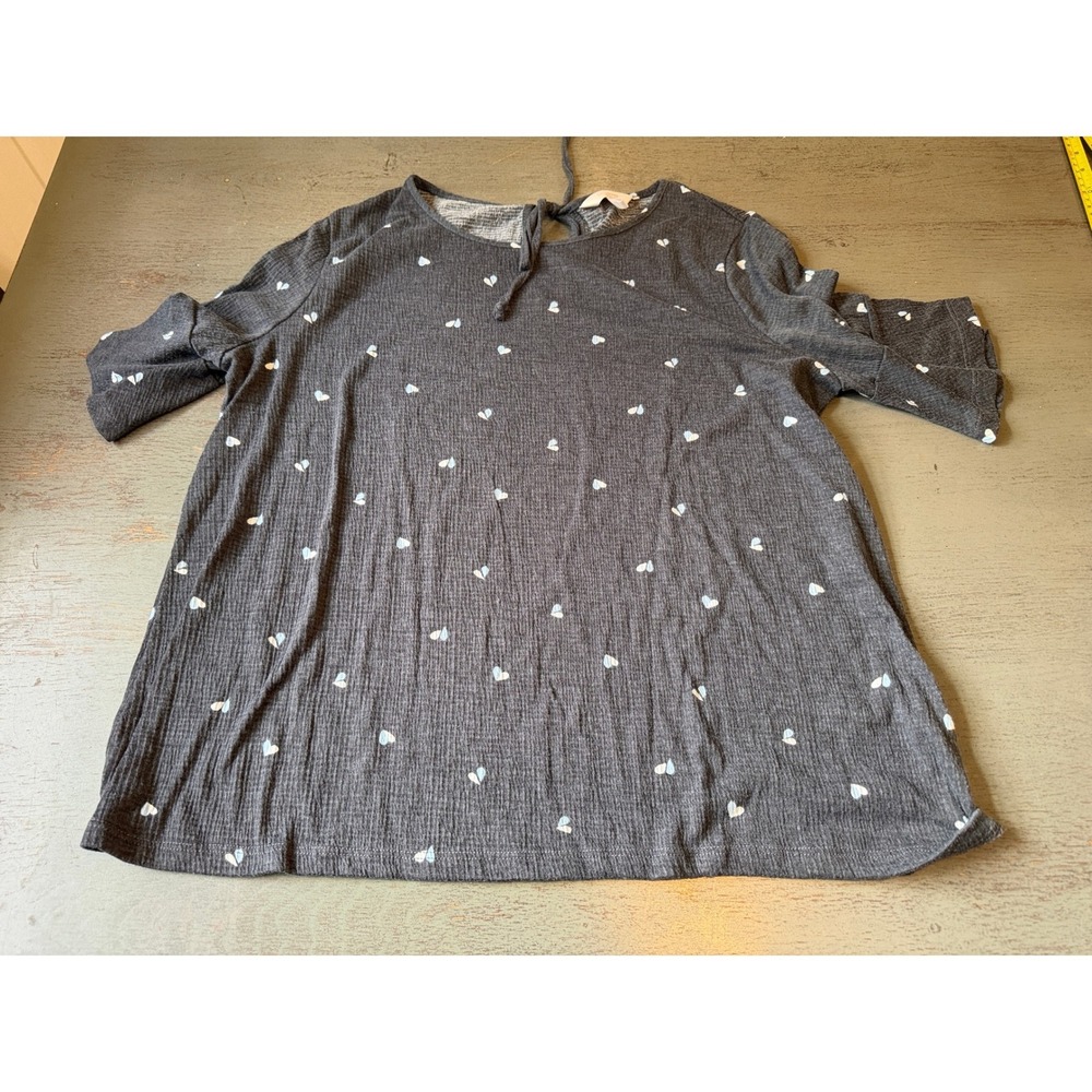 LC Lauren Conrad Gray Heart Print Top XL Short Sleeve Keyhole Back Blouse